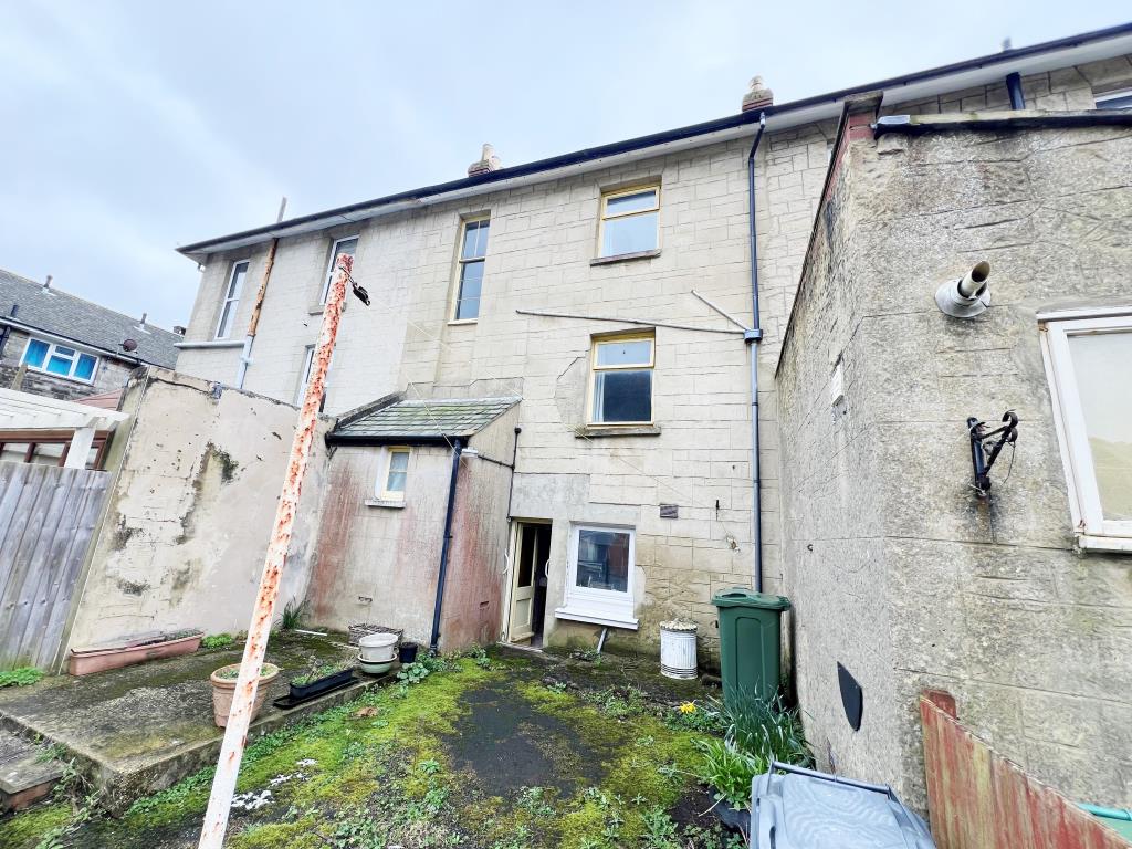 Lot: 76 - THREE/FOUR BEDROOM TOWN CENTRE HOUSE FOR IMPROVEMENT - Rear View